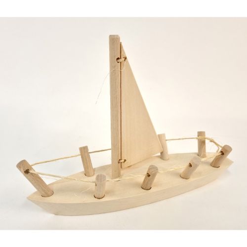 Pinokio Sailing Boat 245mm long x 80mm wide